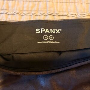 SPANX Black textured Leggings